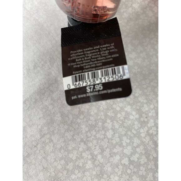 Bath and Body Works BUNNY Wallflower and 4 STRAWBERRY DAIQUIRI Refills - Picture 7 of 10